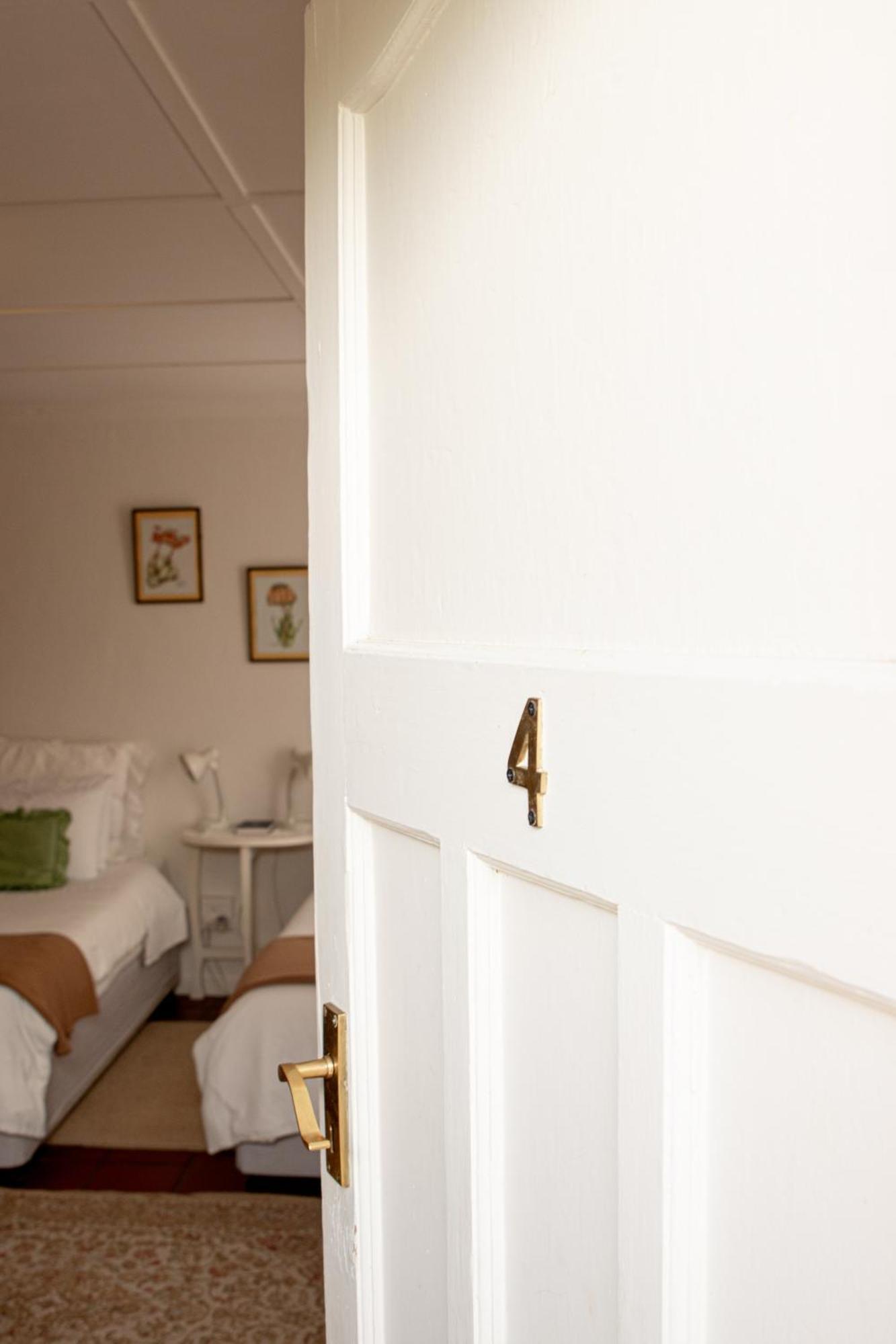 4 Rothman Street B&B Graaff-Reinet Dış mekan fotoğraf
