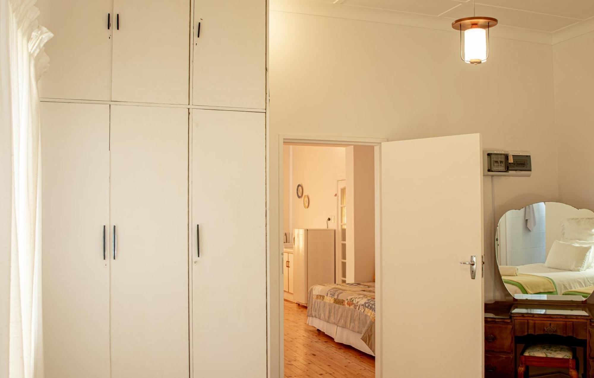 4 Rothman Street B&B Graaff-Reinet Dış mekan fotoğraf